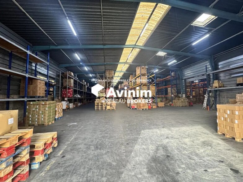 Industriel/Logistique dans Sarcelles à louer - Photo de l’immeuble – Image 1 sur 5