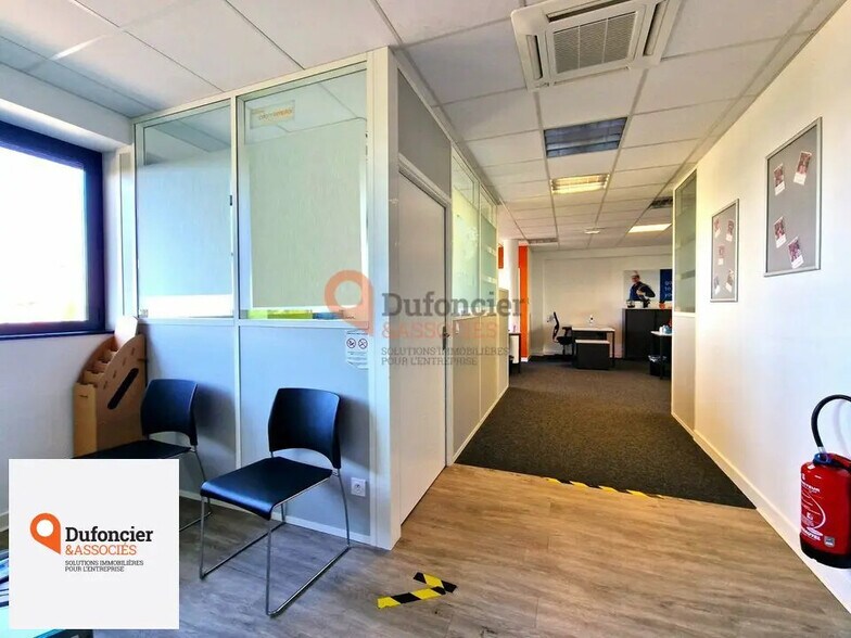 Bureau dans Poitiers à louer - Photo de l’immeuble – Image 3 sur 6