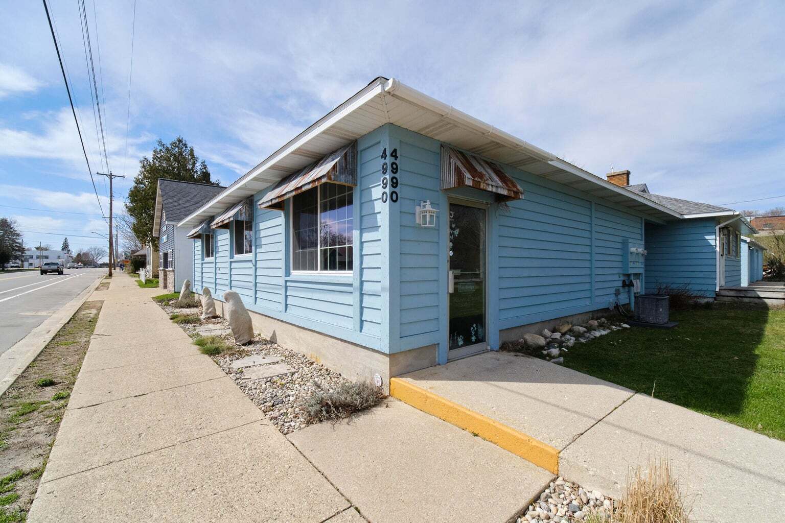 4990 Main St, Onekama, MI à vendre Photo principale– Image 1 sur 57