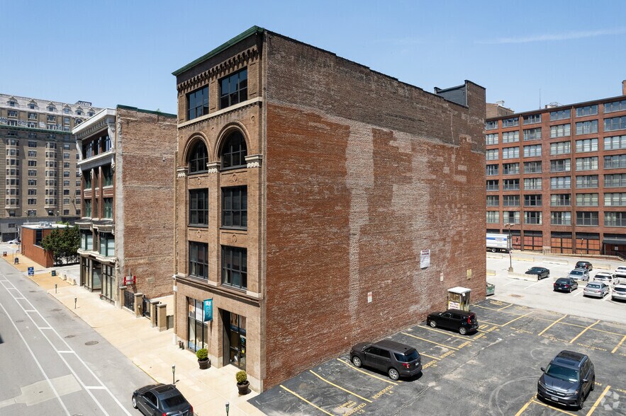 1113-1115 Locust St, Saint Louis, MO à louer - Photo de l’immeuble – Image 3 sur 6