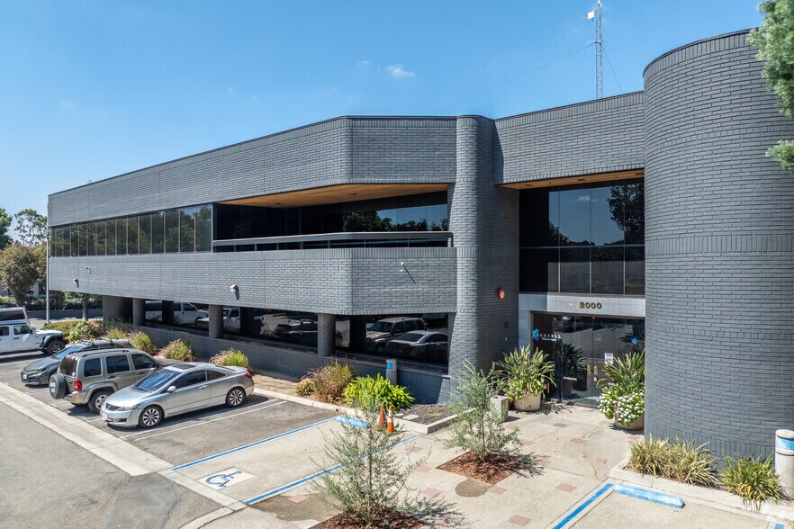 2000 Market St, Riverside, CA à louer - Photo de l’immeuble – Image 3 sur 8