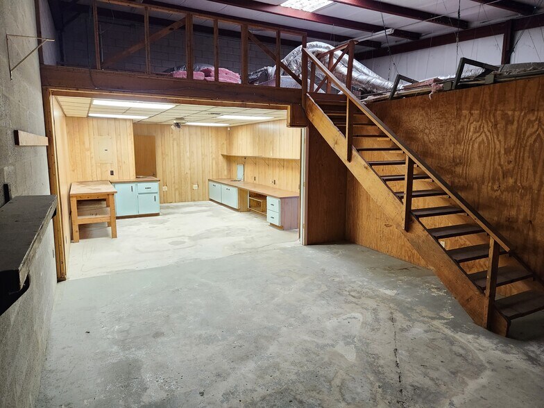 1101 Sun Century Rd, Naples, FL à louer - Photo de l’immeuble – Image 2 sur 13