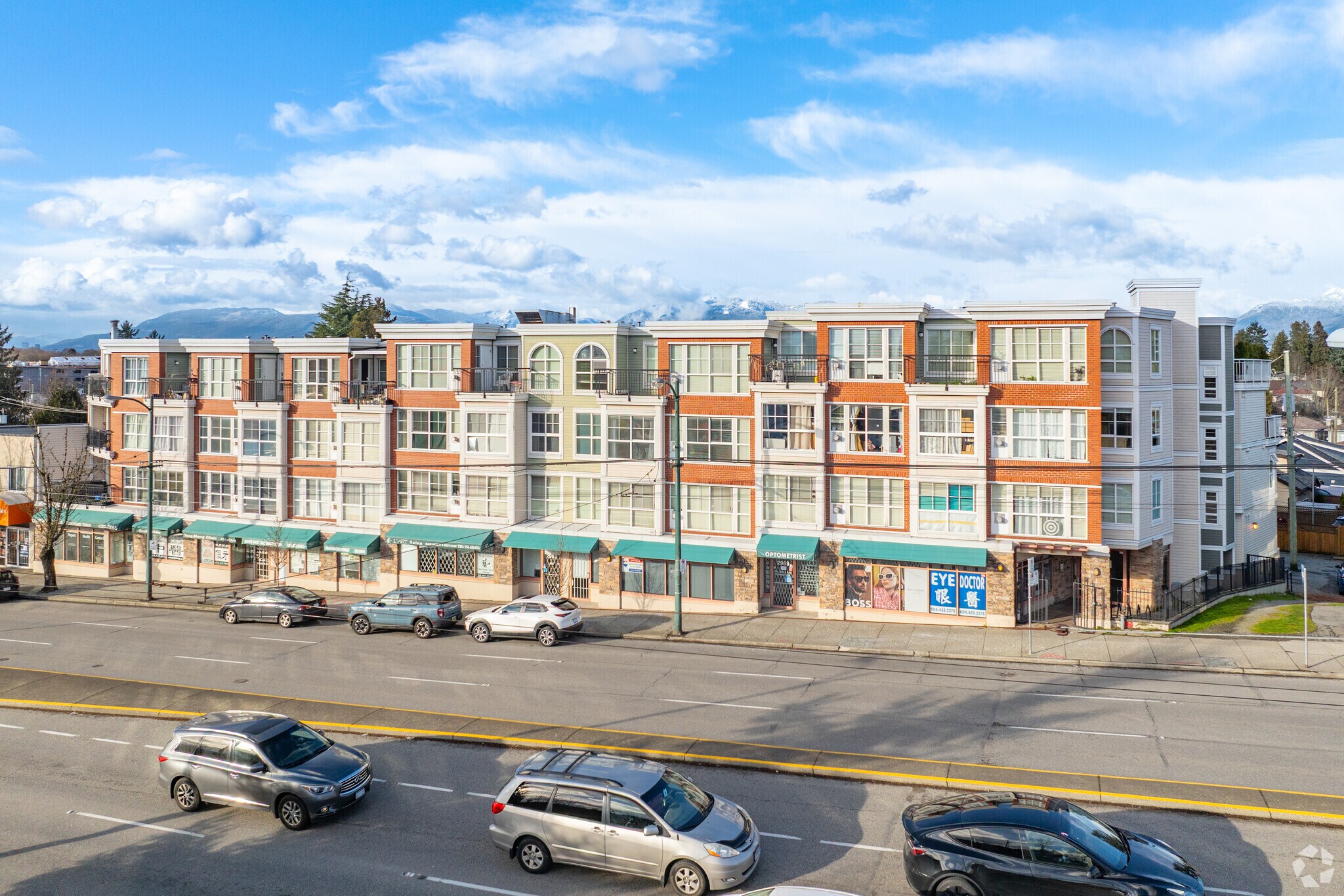 2973 Kingsway, Vancouver, BC à vendre Photo de l’immeuble– Image 1 sur 10