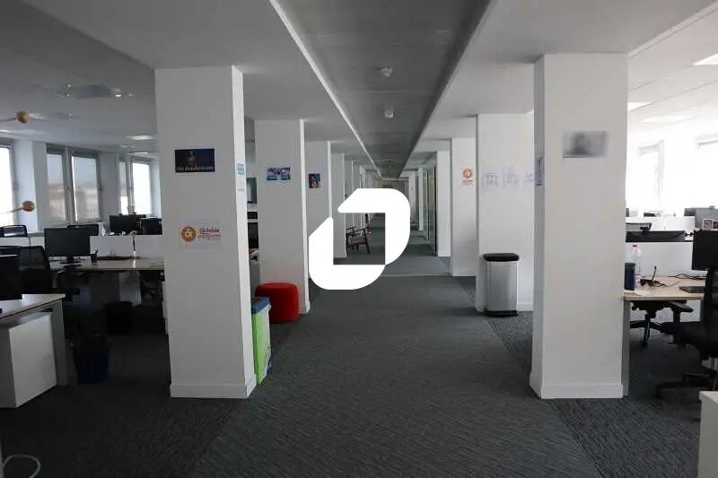 Bureau dans Clichy à vendre - Photo de l’immeuble – Image 3 sur 11
