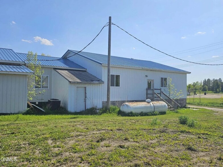 507 Main St, Wildrose, ND à vendre - Photo de l’immeuble – Image 3 sur 12