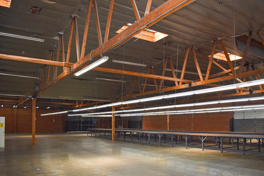 1329-1345 E 16th St, Los Angeles, CA à louer - Photo de l’immeuble – Image 3 sur 8