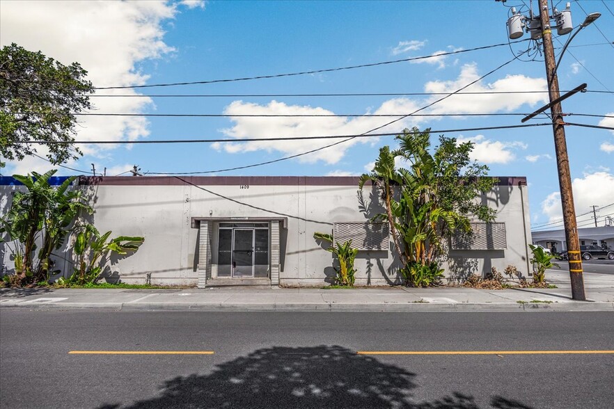 1409 E St. Gertrude Pl, Santa Ana, CA à vendre - Photo de l’immeuble – Image 3 sur 46