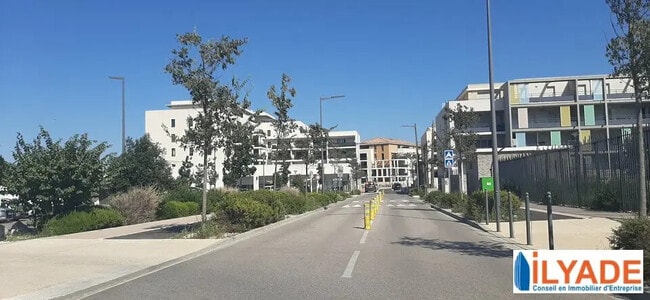 Plus de détails pour Local commercial à vendre