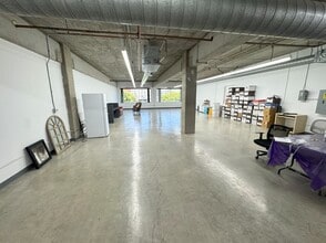 210 E Olympic Blvd, Los Angeles, CA à louer Photo intérieure– Image 2 sur 7