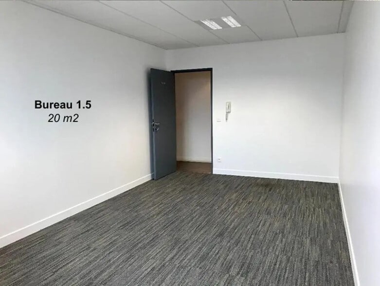 24 Rue Des Carriers Italiens, Grigny à louer - Photo de l’immeuble – Image 3 sur 9