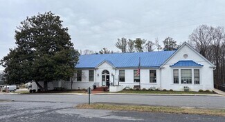 Plus de détails pour 3024 Forest Hills Cir, Lynchburg, VA - Bureau à vendre