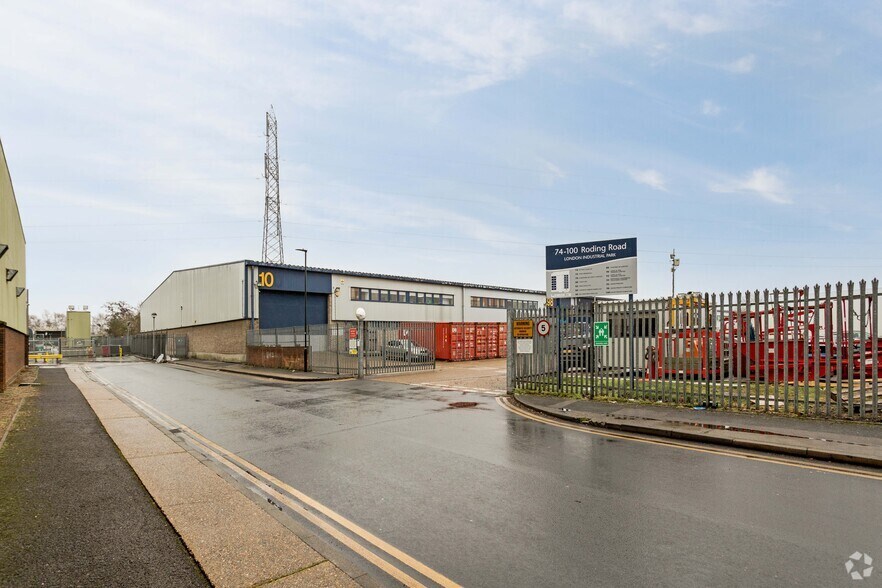 90-100 Roding Rd, Londres à louer - Photo de l’immeuble – Image 2 sur 3