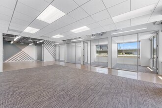 4270 Executive Sq, La Jolla, CA à louer Photo intérieure– Image 2 sur 4