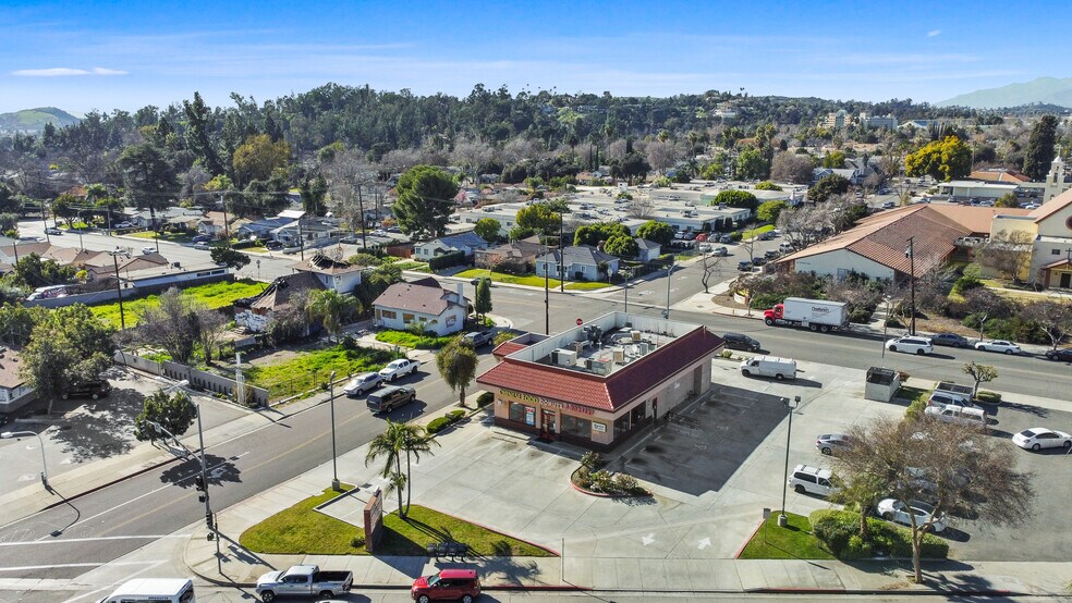 1725 N Garvey Ave, Pomona, CA à vendre - Photo de l’immeuble – Image 3 sur 24