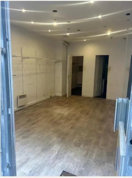 Local commercial dans Paris à vendre - Photo intérieure – Image 2 sur 5