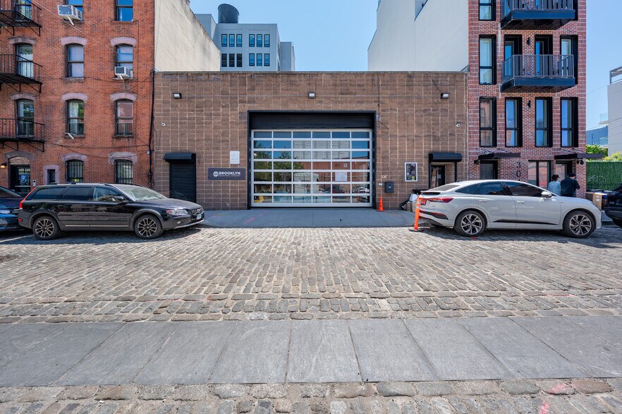 306 Water St, Brooklyn, NY à vendre - Photo de l’immeuble – Image 3 sur 8