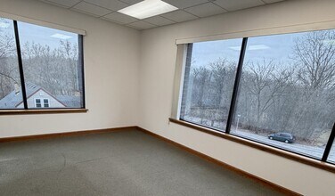 290-300 S County Farm Rd, Wheaton, IL à louer Photo intérieure– Image 2 sur 3