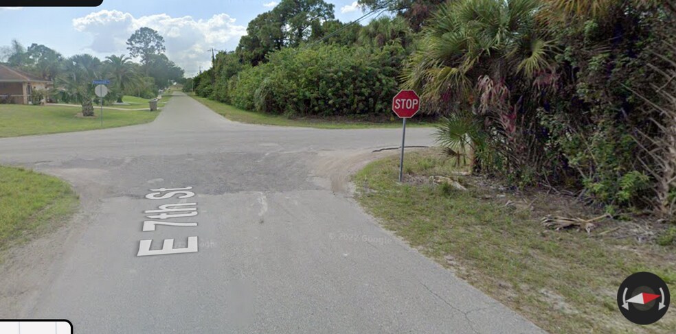 2701 7th st, Lehigh Acres, FL à vendre - Photo de l’immeuble – Image 2 sur 4