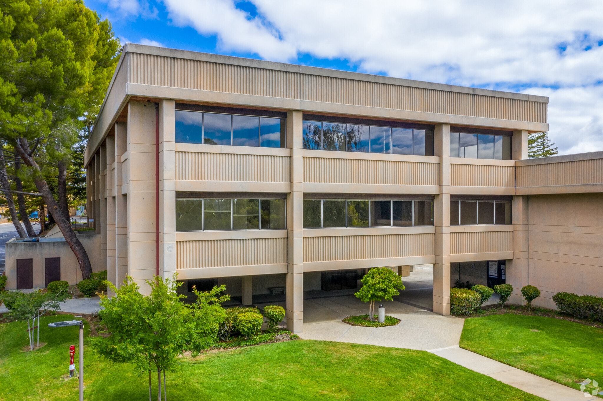 3440 Hillview Ave, Palo Alto, CA à louer Photo principale– Image 1 sur 6