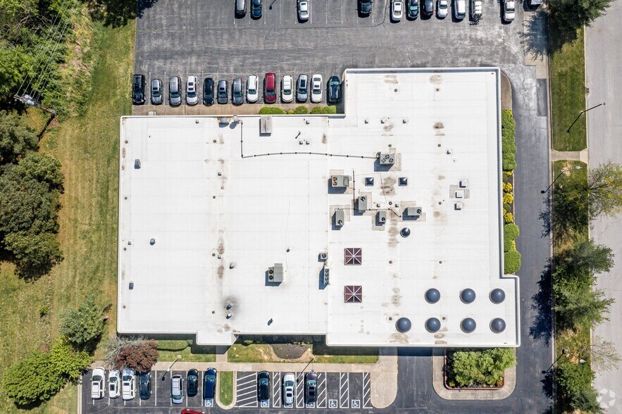 141 Hillcrest Dr, Clarksville, TN à louer - Photo de l’immeuble – Image 3 sur 7