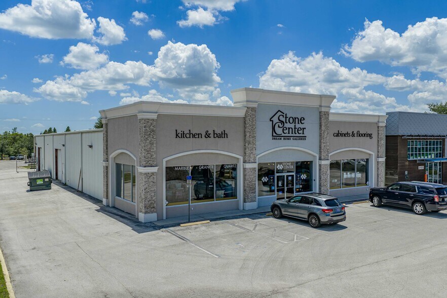 2205 E Edgewood Dr, Lakeland, FL à louer - Photo de l’immeuble – Image 1 sur 24