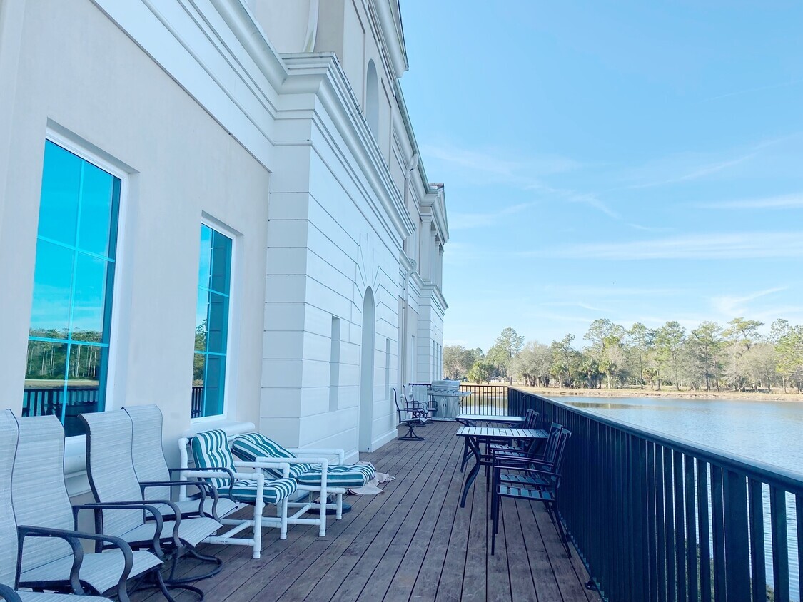 17425 Bridge Hill Ct, Tampa, FL à louer Photo de l’immeuble– Image 1 sur 8