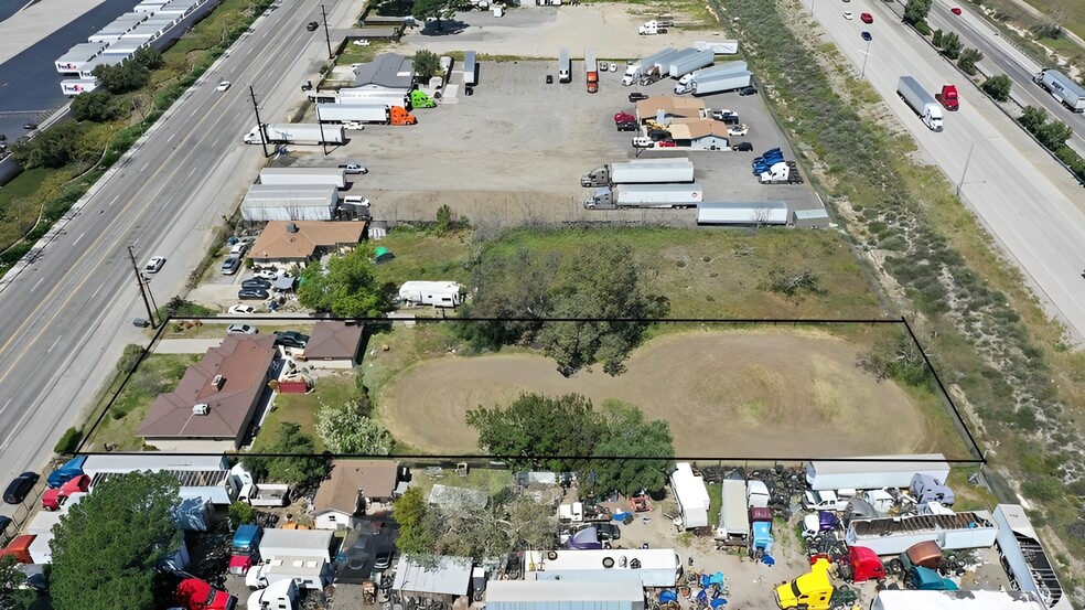 18754 Cajon Blvd, San Bernardino, CA à vendre - Photo de l’immeuble – Image 3 sur 12