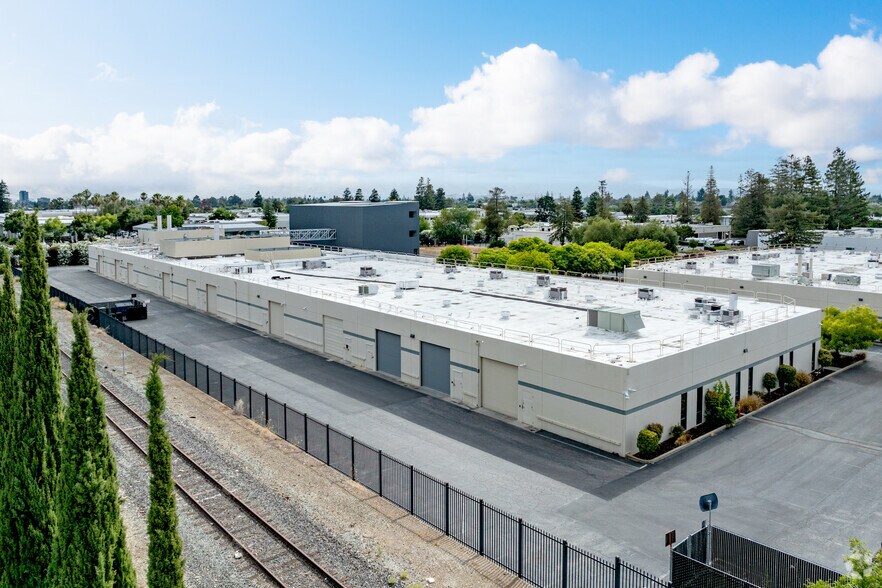 503 Vandell Way, Campbell, CA à vendre - Photo de l’immeuble – Image 2 sur 5