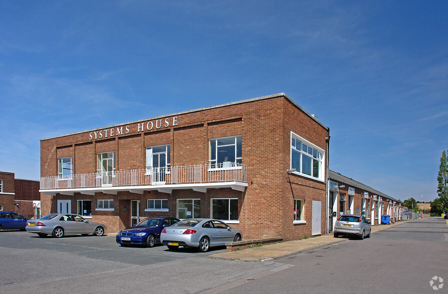 Station Rd, West Horndon à louer - Photo principale – Image 1 sur 2