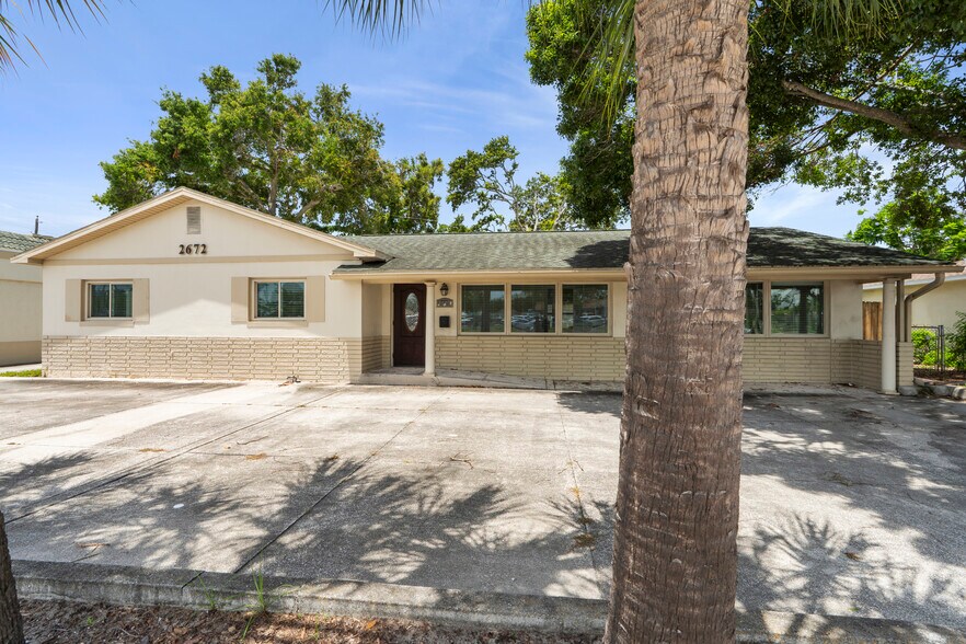 2672 66th St N, Saint Petersburg, FL à vendre - Photo de l’immeuble – Image 3 sur 34