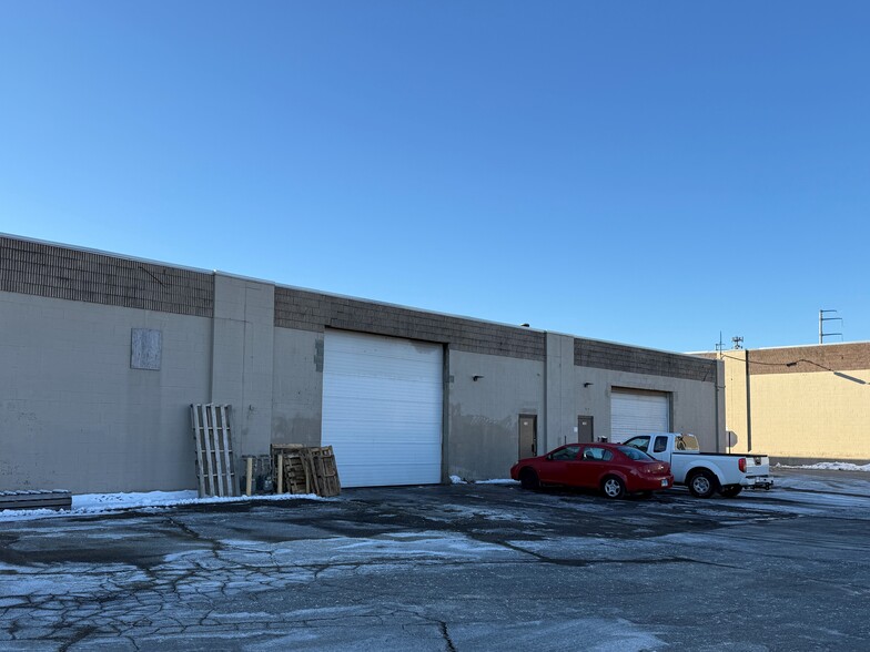 7 Andover Dr, West Hartford, CT à louer - Photo de l’immeuble – Image 3 sur 5
