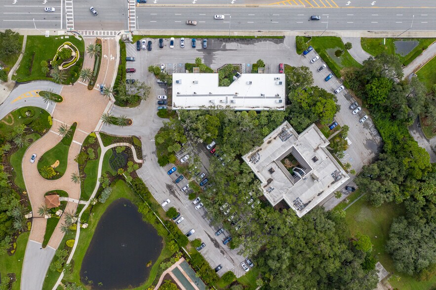 2477 Stickney Point Rd, Sarasota, FL à vendre - Photo de l’immeuble – Image 2 sur 18