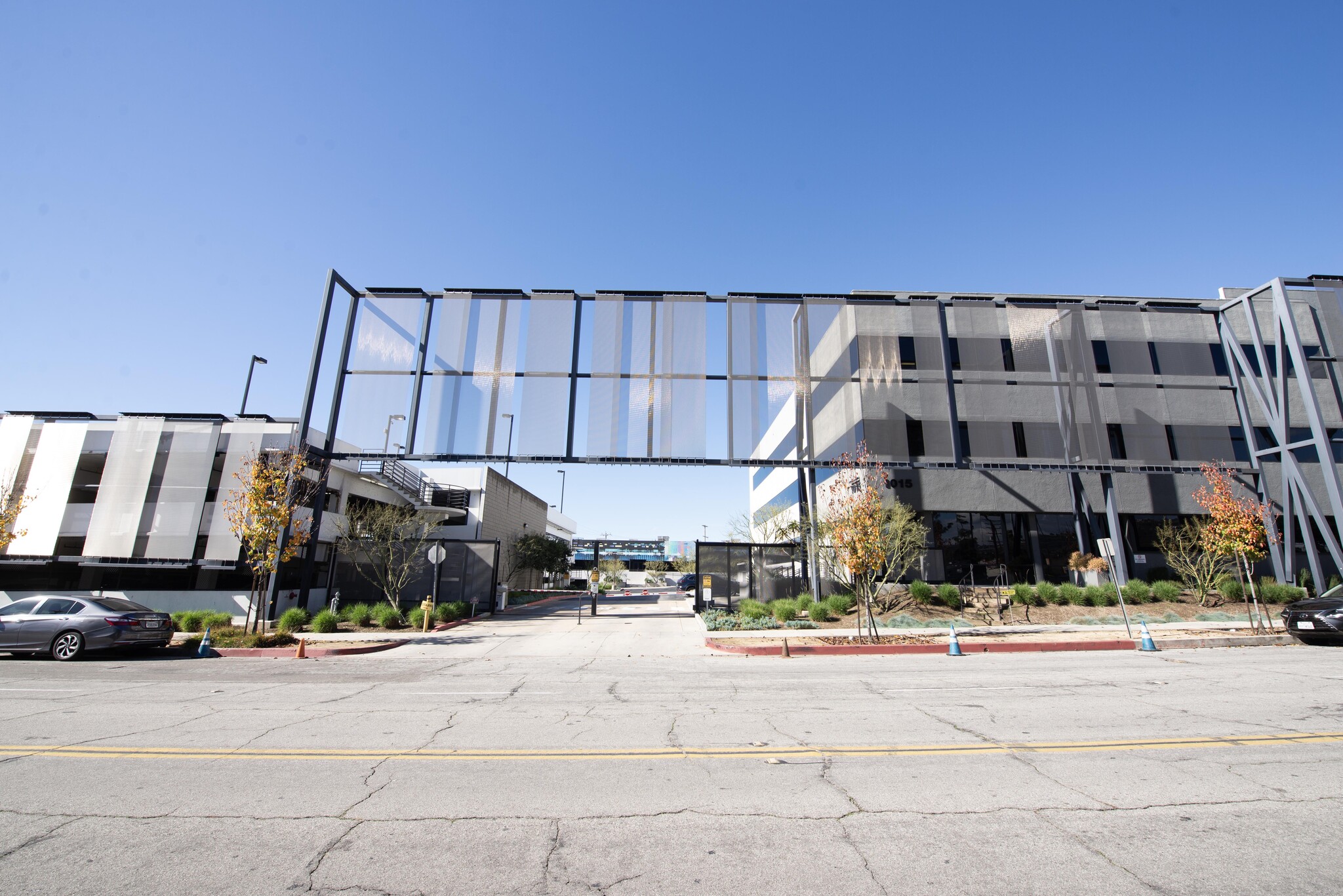 1011 Grandview Ave, Glendale, CA à louer Photo principale– Image 1 sur 13