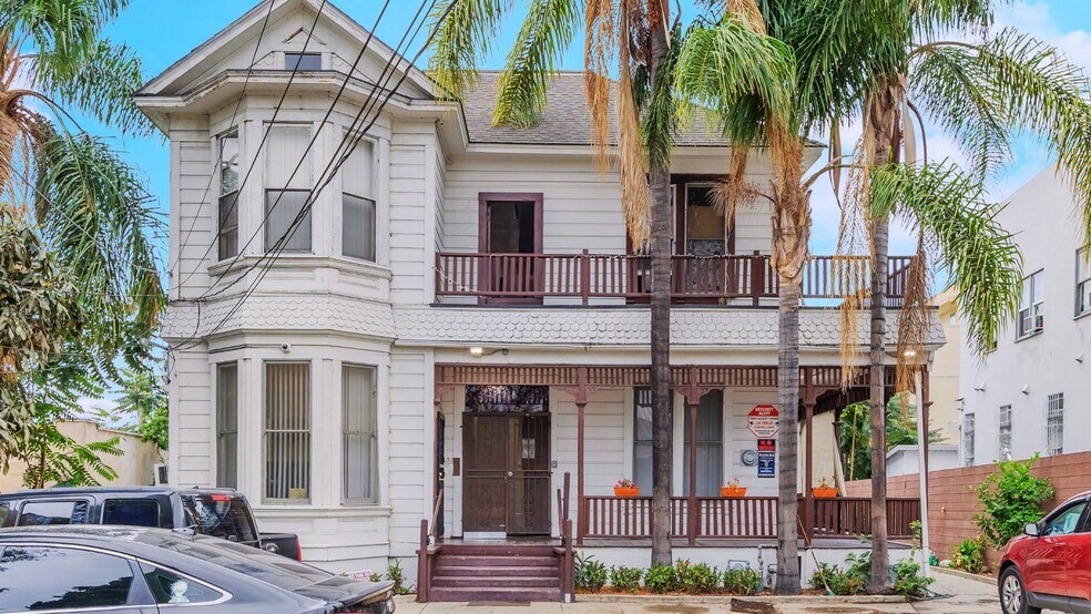 131 S Boyle Ave, Los Angeles, CA à vendre - Photo de l’immeuble – Image 2 sur 28