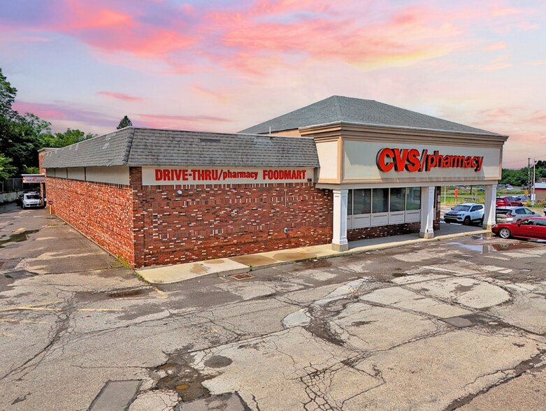 734 E Washington St, New Castle, PA à vendre - Photo de l’immeuble – Image 3 sur 4