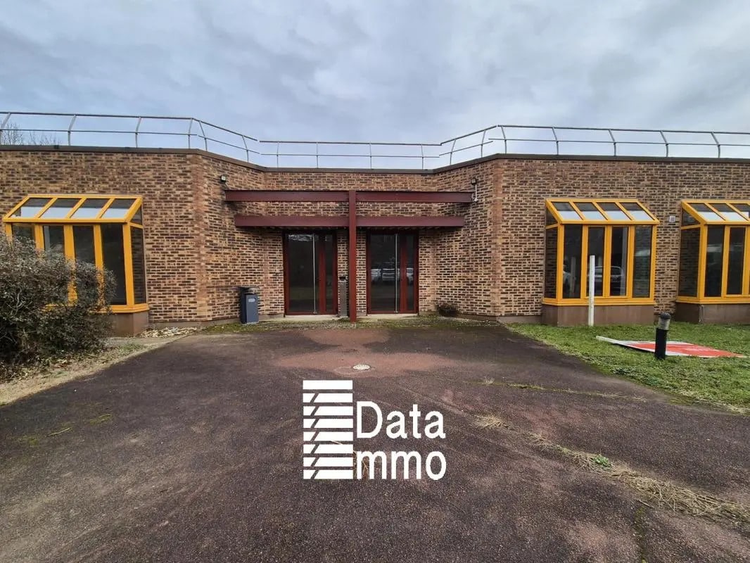 Industriel/Logistique dans Croissy-Beaubourg à louer Photo de l’immeuble– Image 1 sur 9
