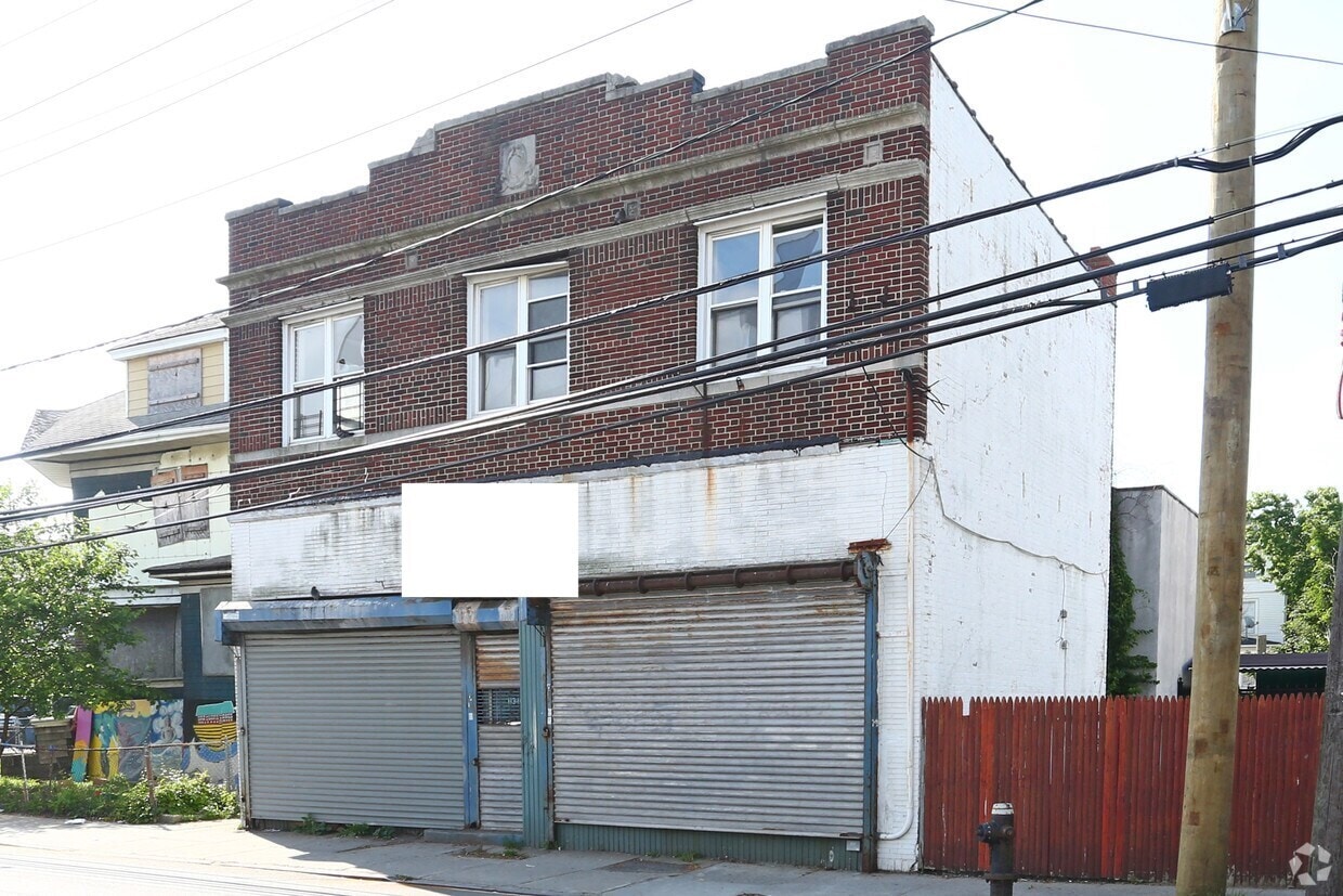 11307 Rockaway Beach Blvd, Neponsit, NY à louer Photo de l’immeuble– Image 1 sur 1