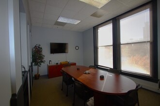 100-104 N Main St, Saint Charles, MO à louer Photo intérieure– Image 2 sur 11