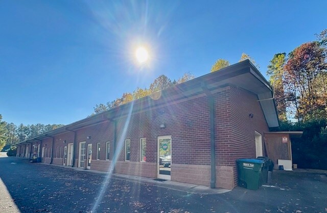 1135 Four Lakes Dr, Matthews, NC à vendre - Photo de l’immeuble – Image 2 sur 6