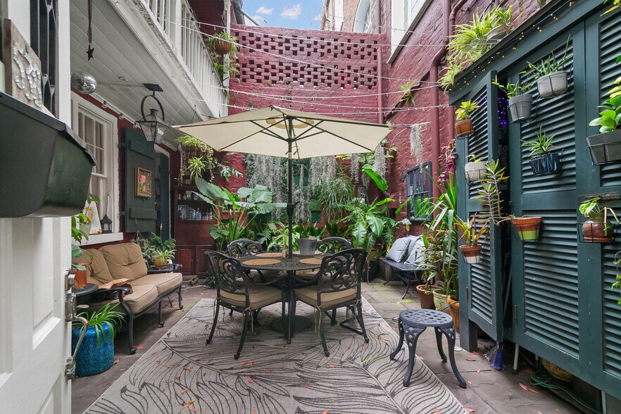 838 Chartres St, New Orleans, LA à vendre - Photo de l’immeuble – Image 2 sur 14