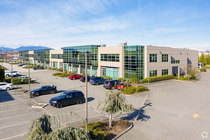 21320 Gordon Way, Richmond, BC à louer - Photo principale – Image 1 sur 4