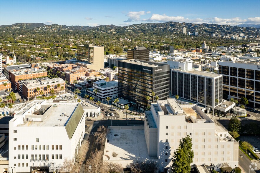 428-444 N Bedford Dr, Beverly Hills, CA à louer - Photo de l’immeuble – Image 3 sur 4