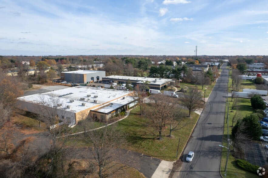 1253 Glen Ave, Moorestown, NJ à louer - Photo de l’immeuble – Image 2 sur 15