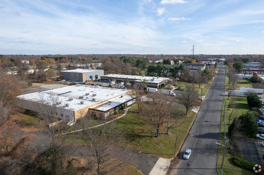 1253 Glen Ave, Moorestown, NJ à vendre - Photo principale – Image 1 sur 15