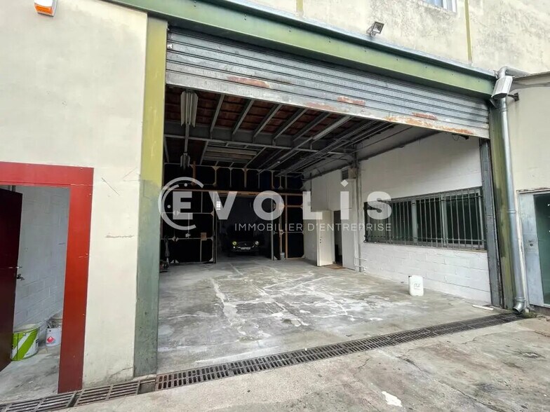 Local d'activités dans Maisons-Alfort à vendre - Photo de l’immeuble – Image 3 sur 19