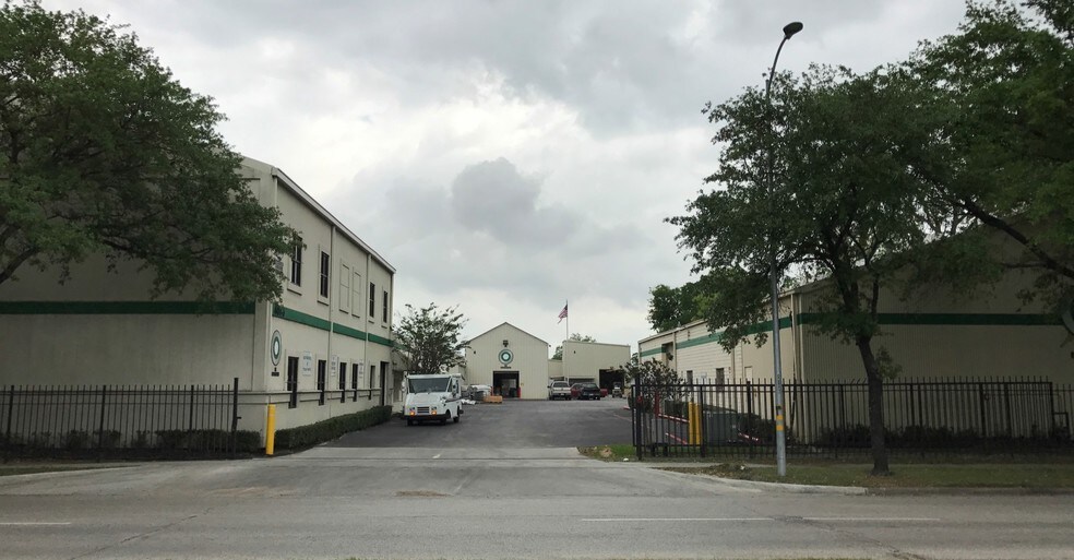 4411 Navigation Blvd, Houston, TX à vendre - Photo principale – Image 1 sur 14