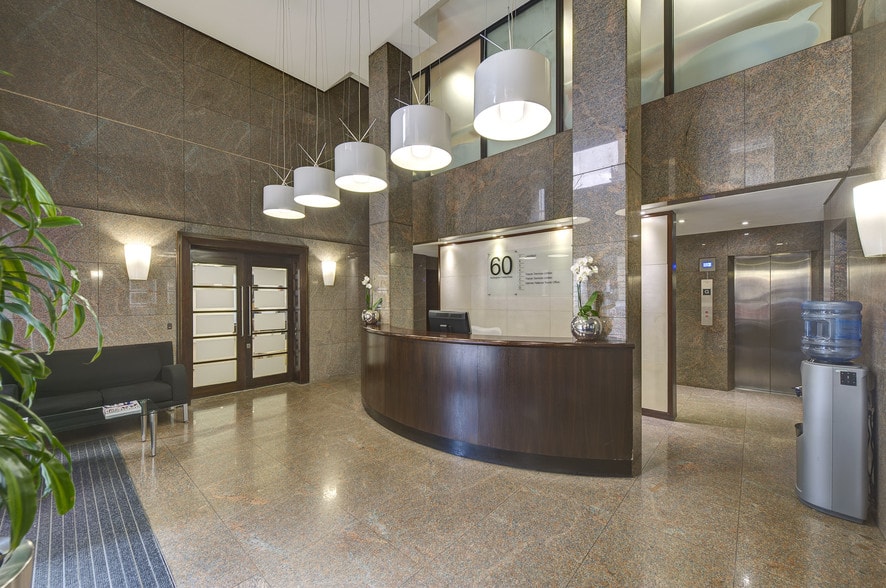 60 Buckingham Palace Rd, Londres à louer - Hall d’entrée – Image 3 sur 7