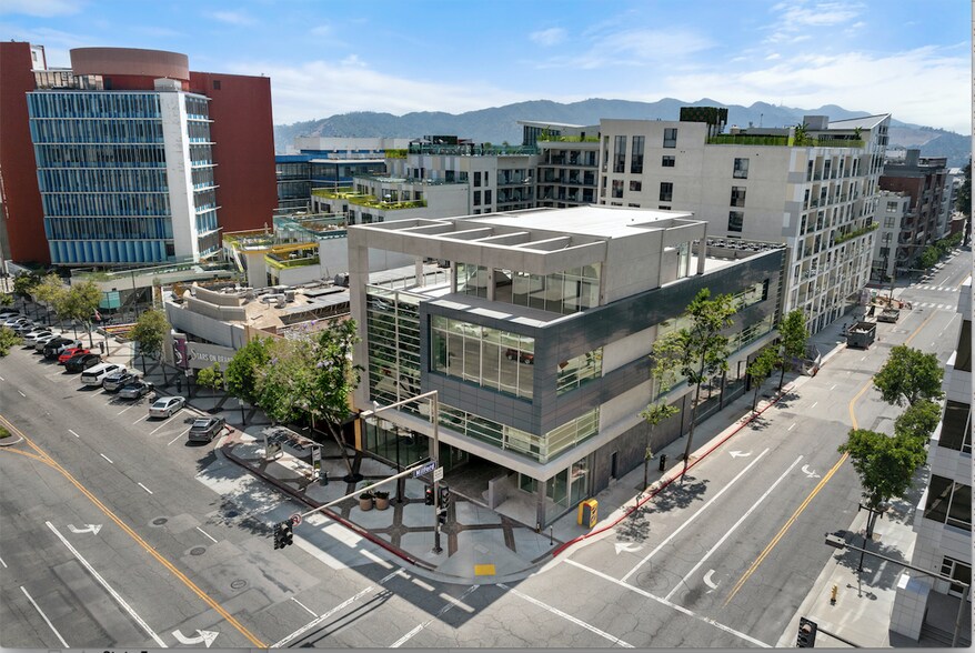 431 N Brand Blvd, Glendale, CA à louer - Photo de l’immeuble – Image 1 sur 10