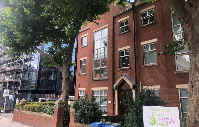 43 Friends Rd, Croydon à louer - Photo principale – Image 1 sur 6