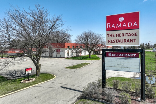 Plus de détails pour 2301 E Main St, Albert Lea, MN - Hôtellerie à vendre